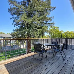 Comfortable 2br Spacious Deck! 7 Mins To Downtown And Midtown Apartment Sacramento